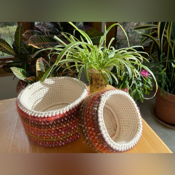 2 new round hand crocheted baskets. Use in any room - Picture 6 of 11